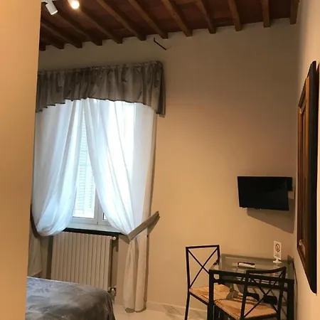 Paola Hotel