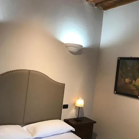 Paola Hotel