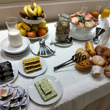 Paola Hotel
