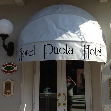 Paola Hotel *