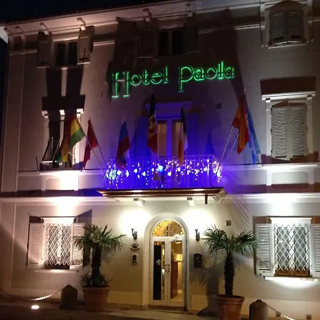 Paola Hotel *
