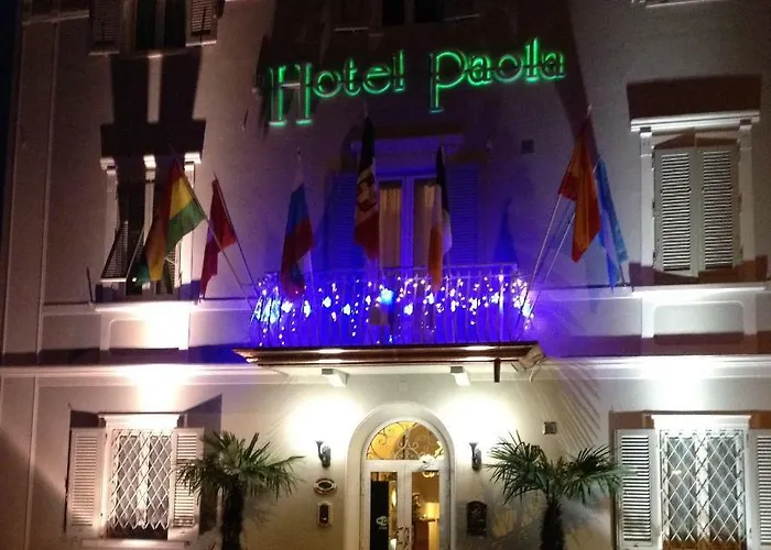 Paola Hotel *